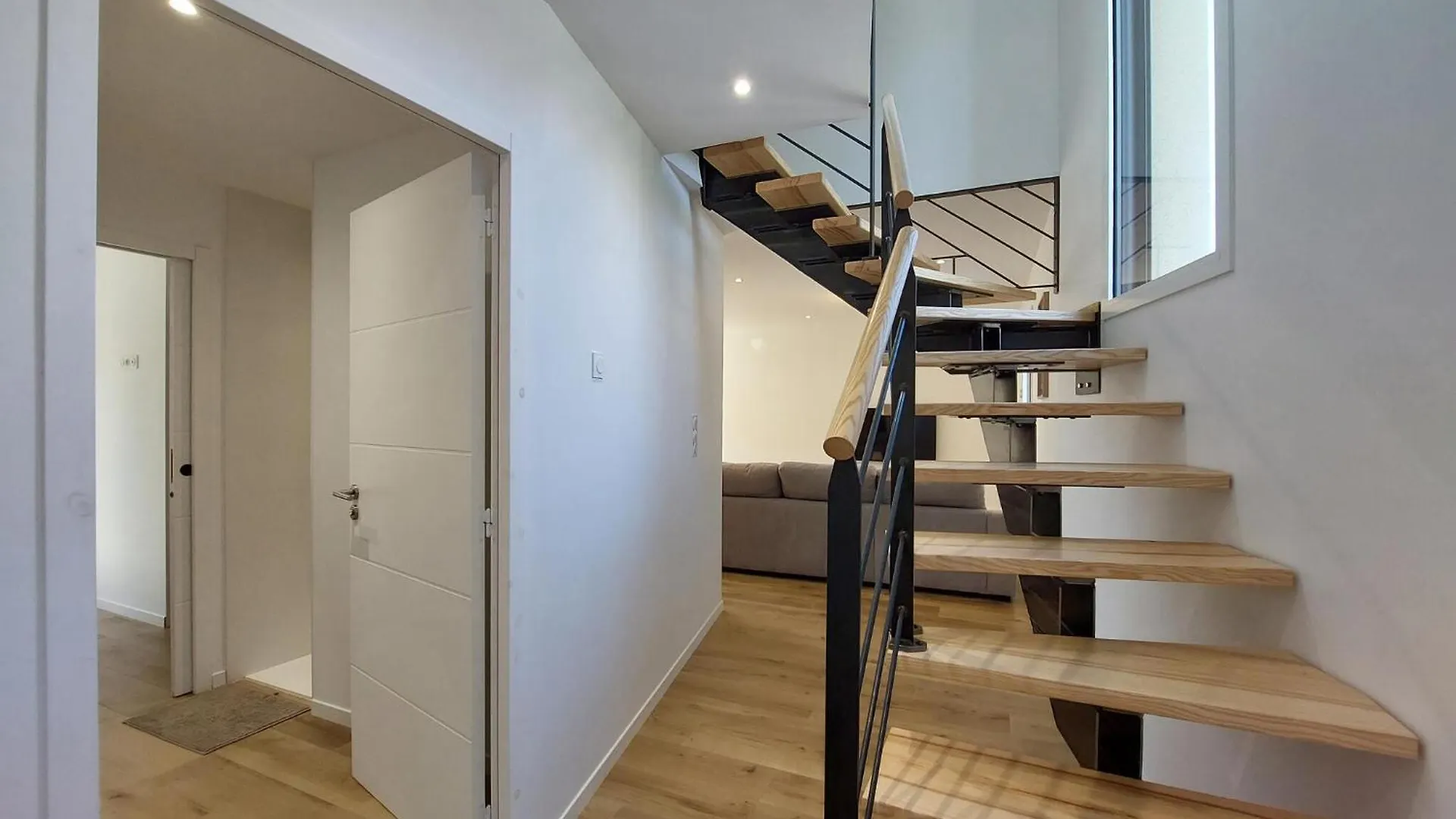 Holiday home Gorgeous Home In Saint-Coulomb With Kitchen
