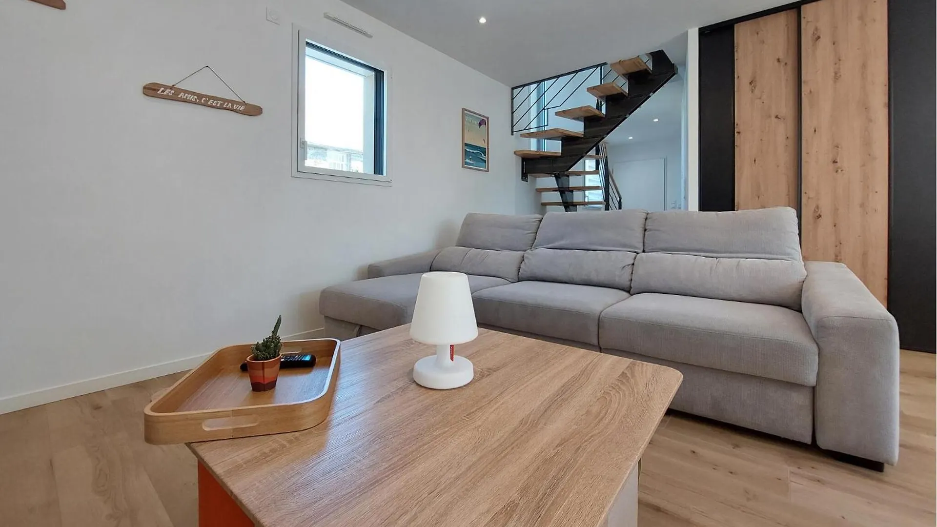Gorgeous Home In Saint-Coulomb With Kitchen Holiday home