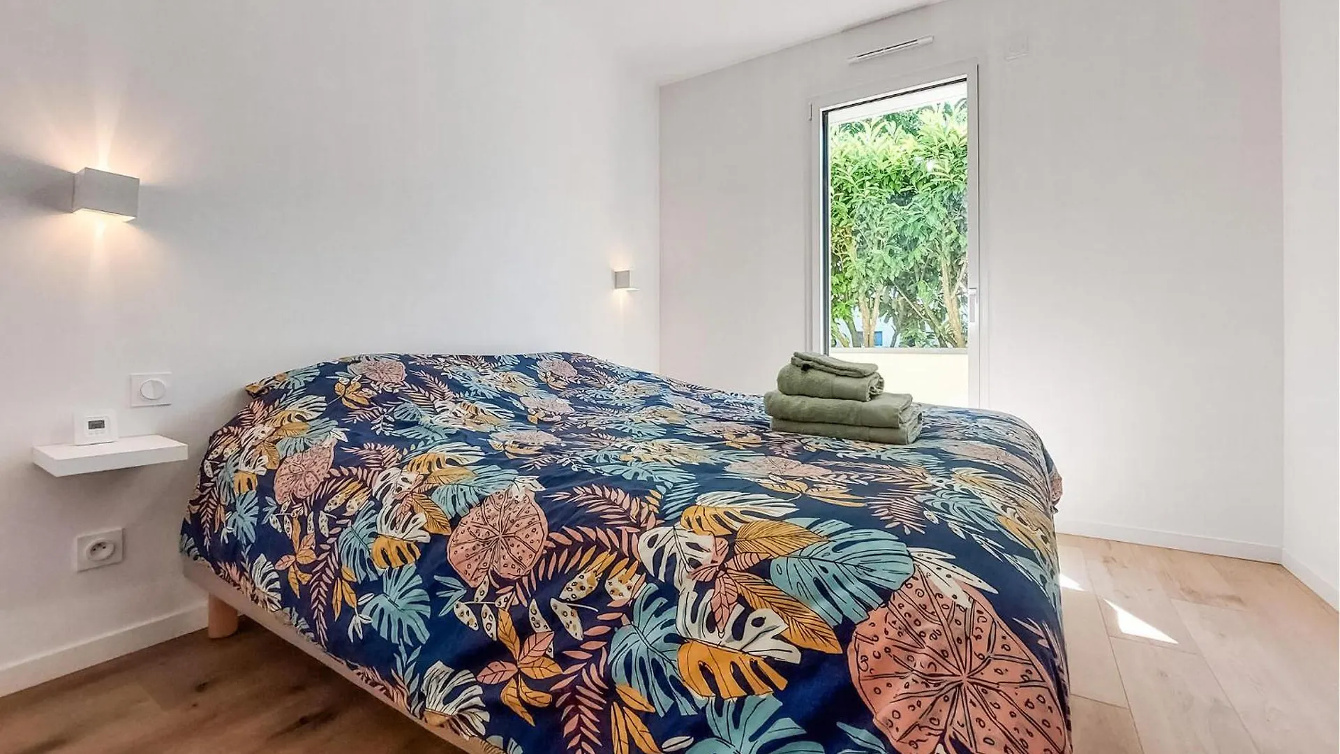 Gorgeous Home In Saint-Coulomb With Kitchen Holiday home